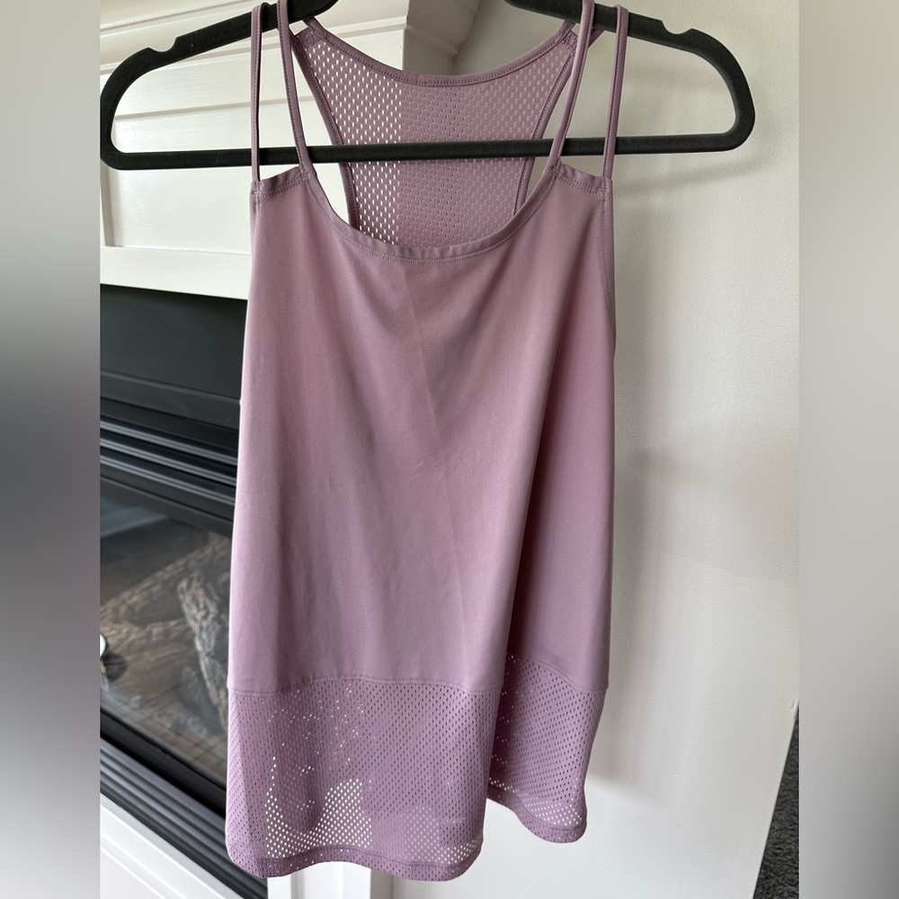 Under Armour Mesh Detail Tank Top- like new!